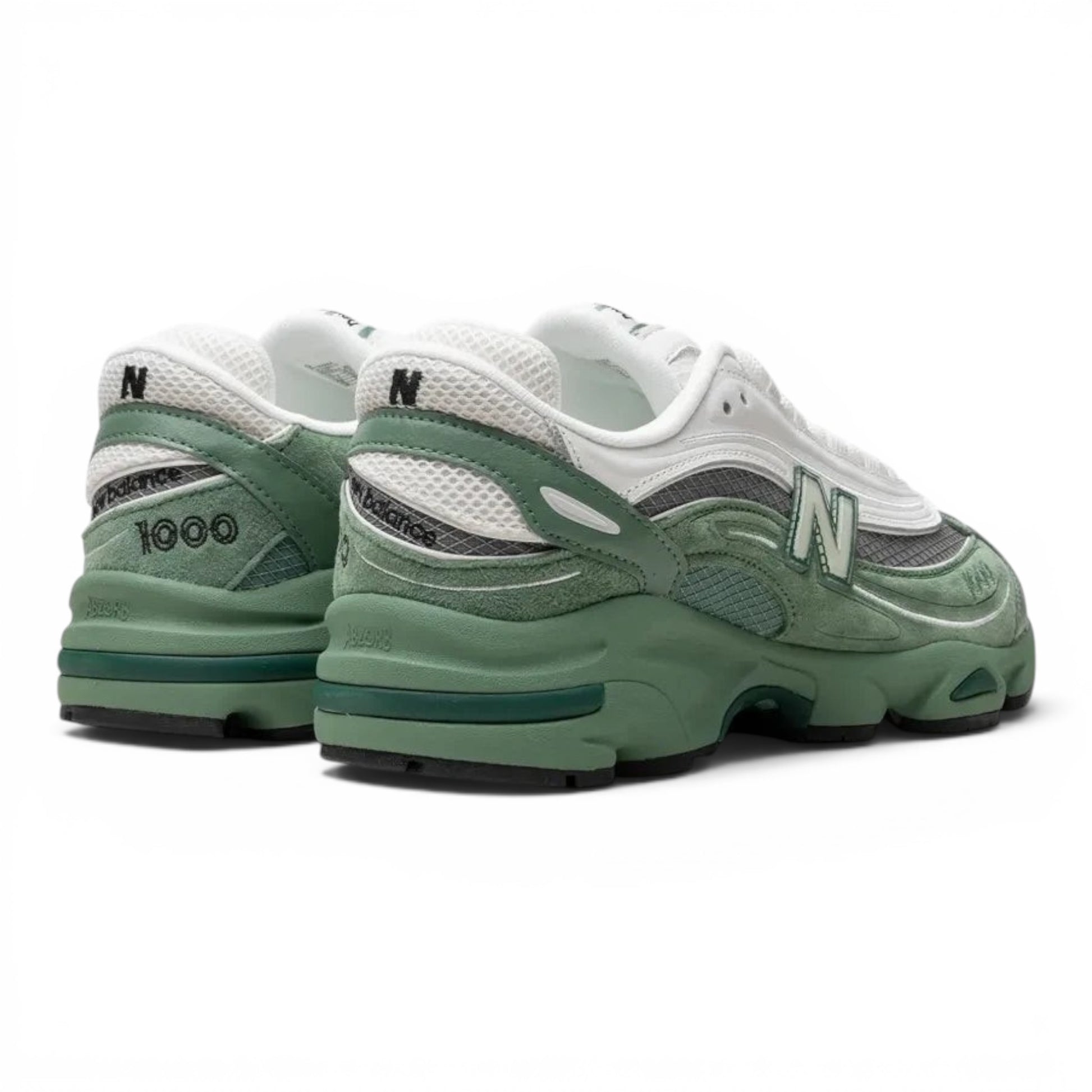 urbanstyle New Balance 1000 lifestyle sneakers in sage green and white with mesh and suede layered design