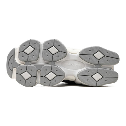 Urbanstyle New Balance 9060 sneakers sole with grey and white sculpted cushioning and grip pattern.